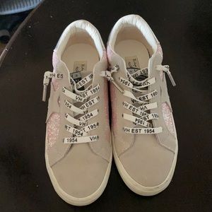 Vintage Havana sneakers. Size 6. Percy style.